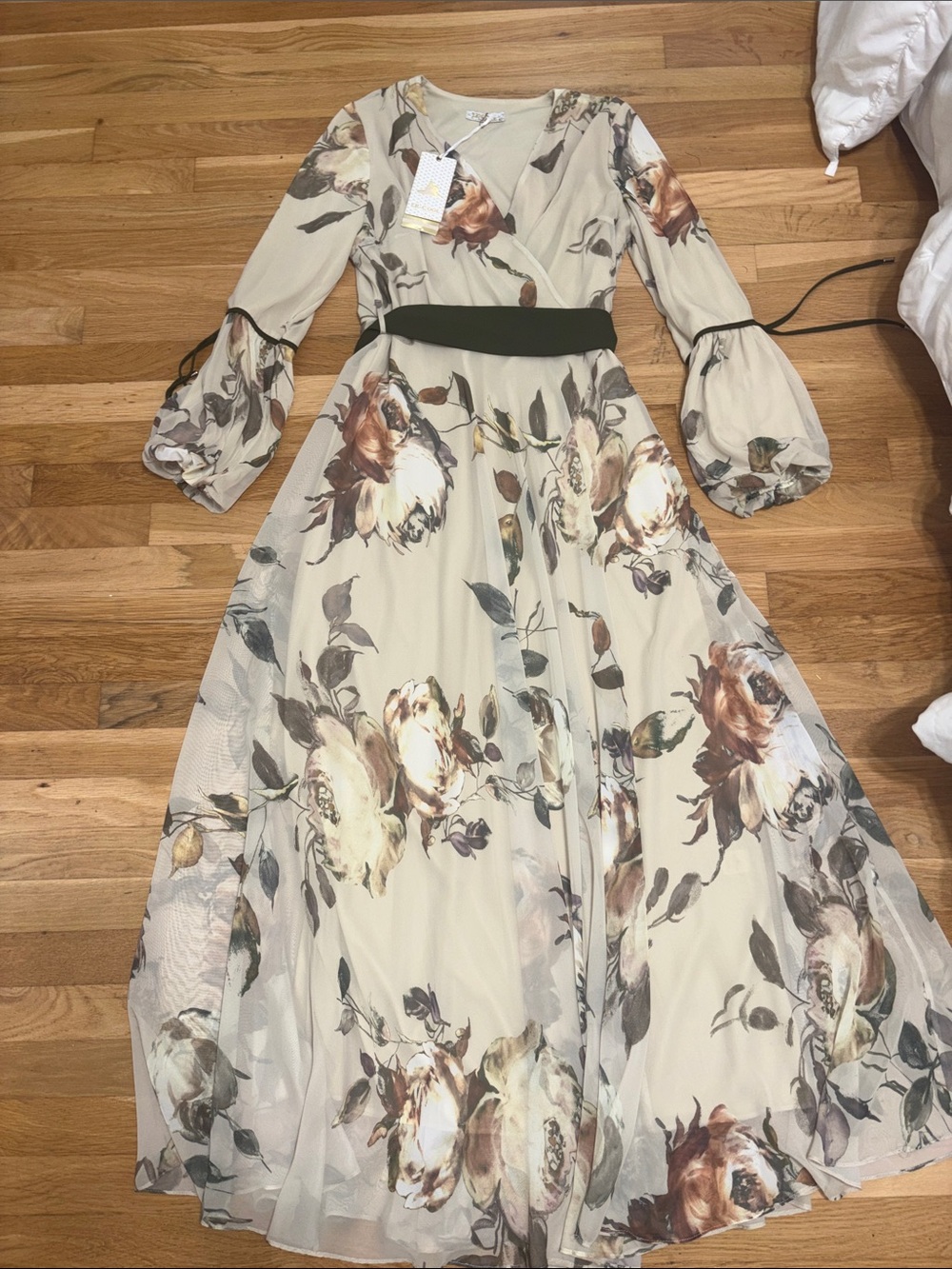 Floral V-Neck Long Sleeve Maxi Dress in Cream and Brown